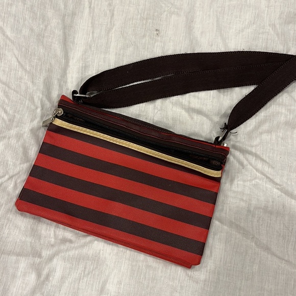 Lacoste leather adjustable side bag - Picture 3 of 3